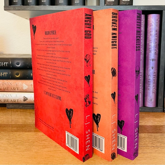 OOP / OG Angry God by L. J. Shen - Picture 4 of 7